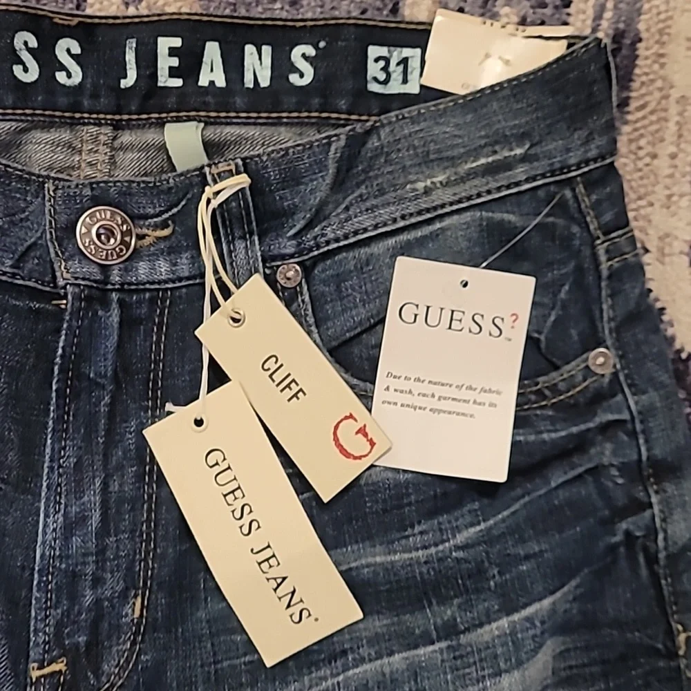 Guess Men's 31x32 Cliff- boot cut Jeans - Picture 5 of 9